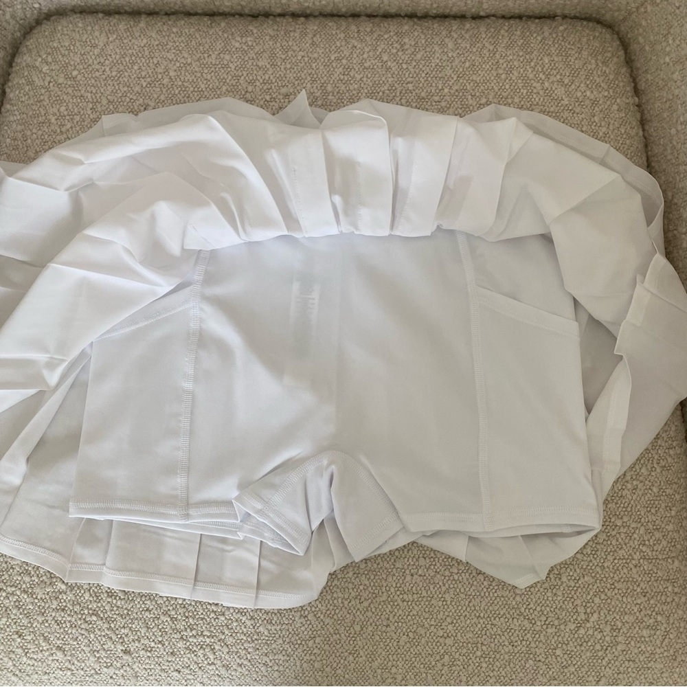 ALO Yoga White Varsity Tennis Skirt Size XS - Picture 5 of 10